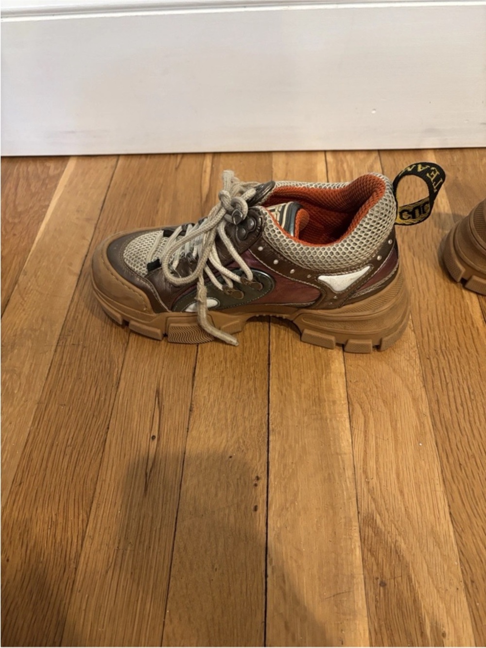 GUCCI Flashtrek Metallic Gold Chunky Sneakers Size 5-Authentic - Picture 5 of 12